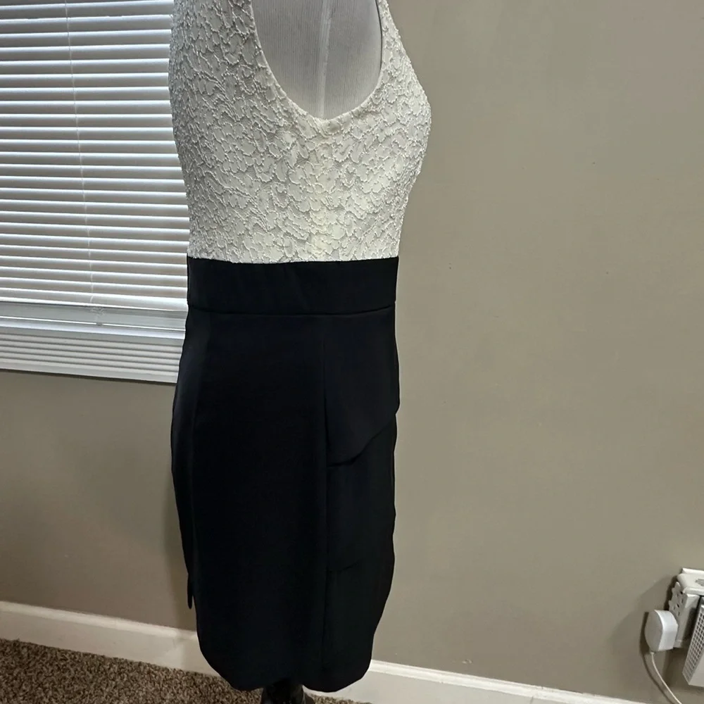 Elegant Black and White Sleeveless Dress‎ women’s size 8P connected apparel